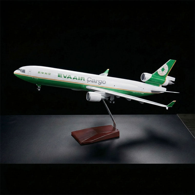 McDonnell Douglas MD-11 Civil Airliner Model Aircraft (1:130)