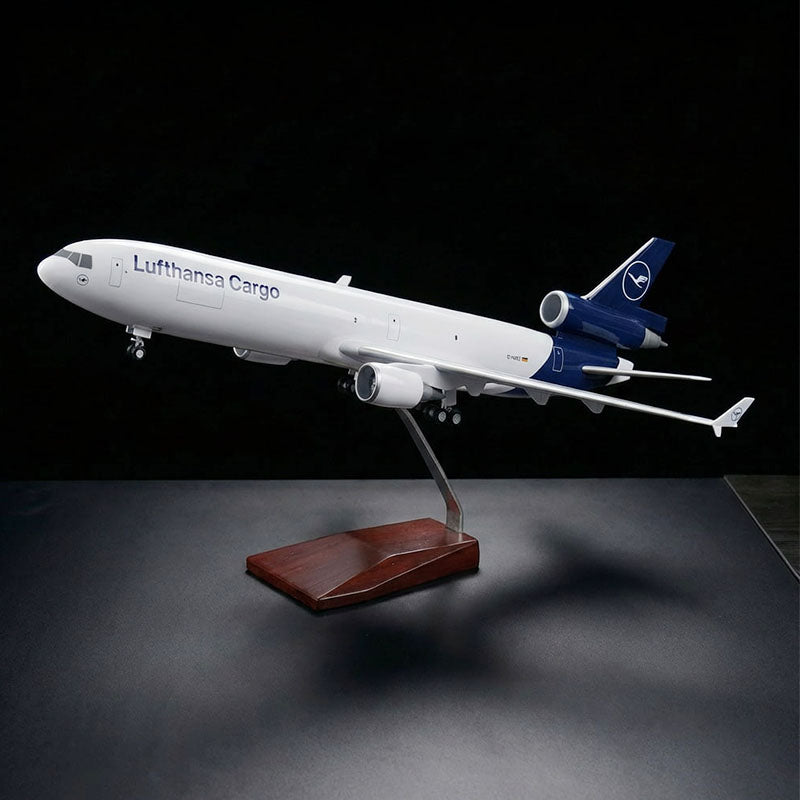 McDonnell Douglas MD-11 Civil Airliner Model Aircraft (1:130)