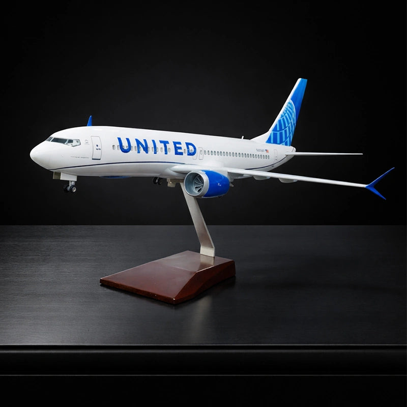United Airlines Boeing 737 1:85 Scale Premium Aircraft Display Model