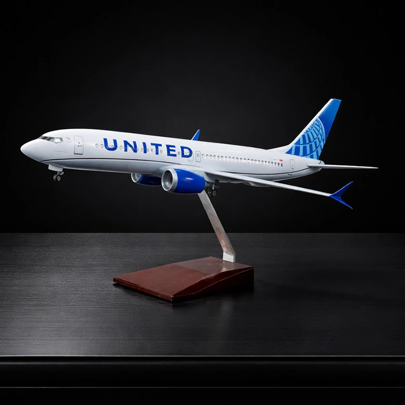 United Airlines Boeing 737 1:85 Scale Premium Aircraft Display Model