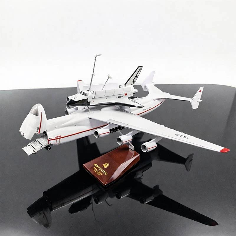 large scale Antonov An-225 Mriya 1:200 diecast model airplane with Buran space shuttle detailed display model
