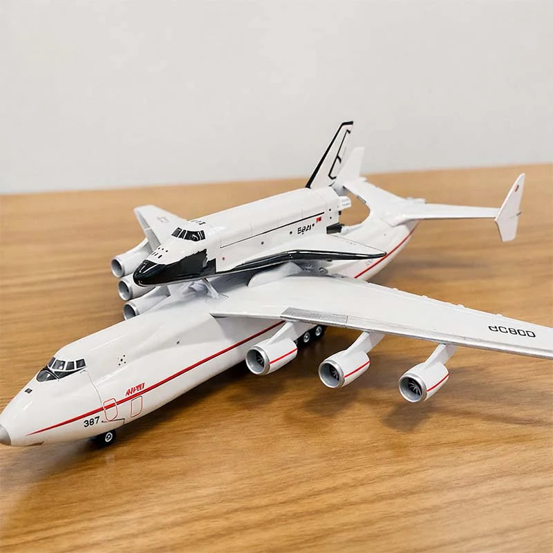 large scale Antonov An-225 Mriya 1:200 diecast model airplane with Buran space shuttle detailed display model