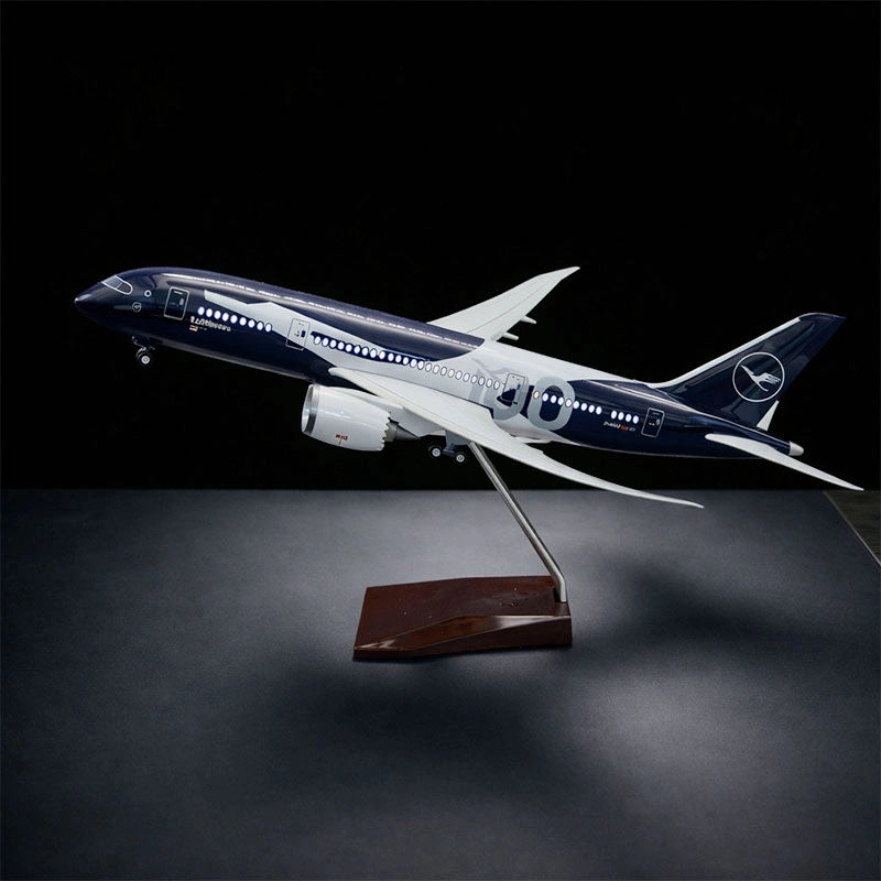 Boeing 787-9 Dreamliner Model 1:130 – Premium Diecast Aircraft Display