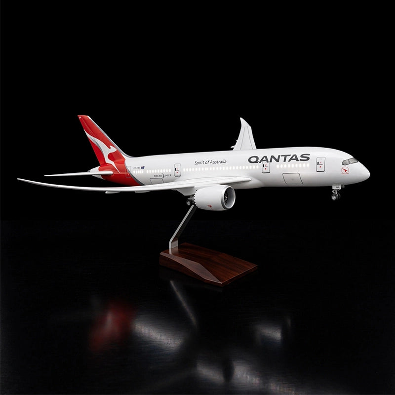 Qantas Boeing 787-9 Dreamliner "Spirit of Australia" 1:130 Scale Model