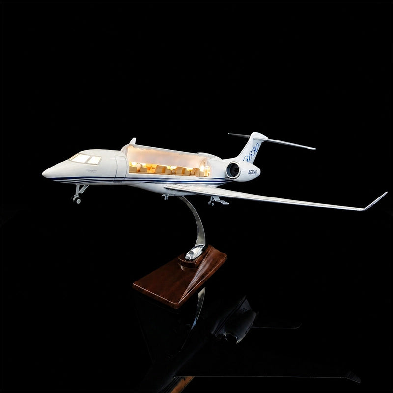 Gulfstream G650 model aircraft 1:50 scale with openable cabin interior on display stand