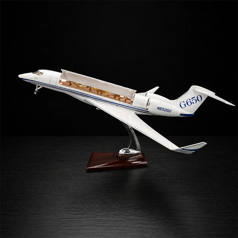 Gulfstream G650 model aircraft 1:50 scale with openable cabin interior on display stand