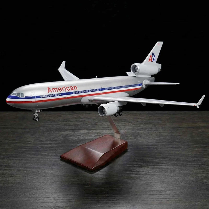 McDonnell Douglas MD-11 Model 1:130 – Premium Diecast Aircraft Display