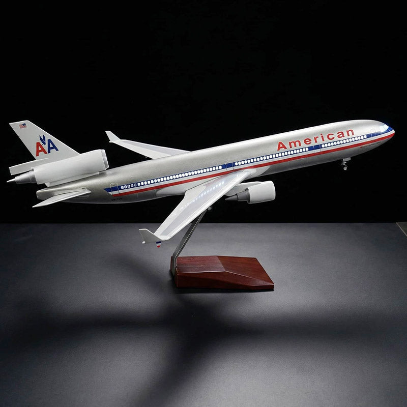 McDonnell Douglas MD-11 Civil Airliner Model Aircraft (1:130)