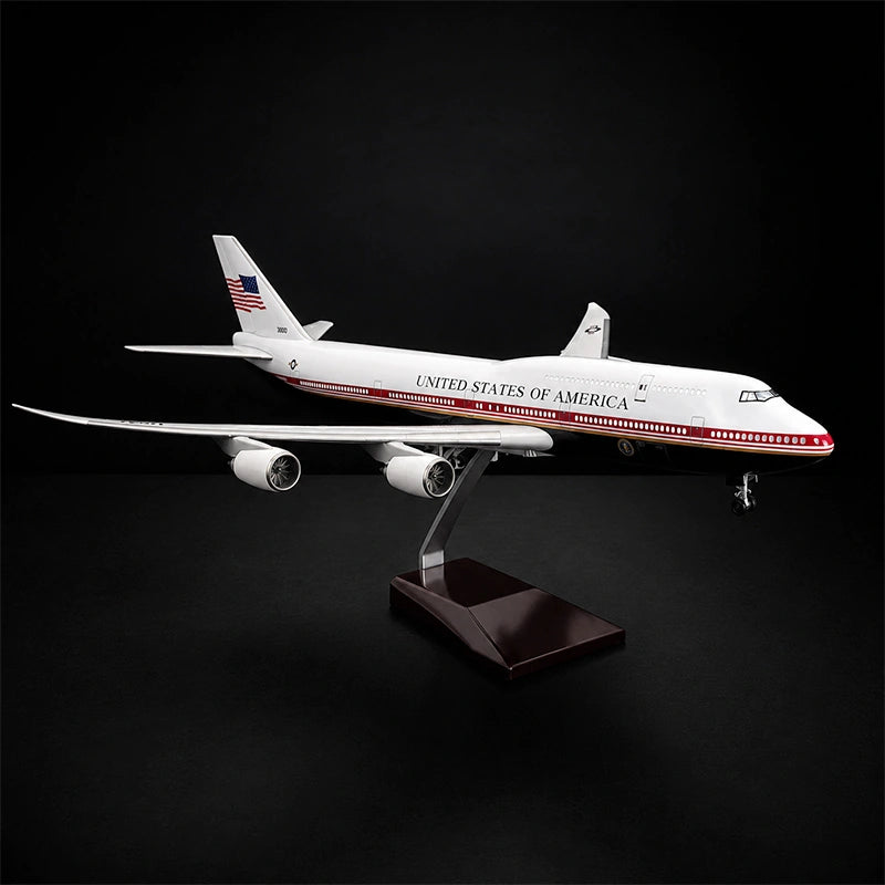 United States Air Force One VC-25A 1:150 model aircraft with sound-activated cabin lights and display stand.
