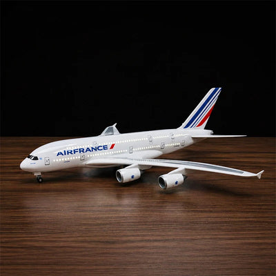 Air France Airbus A380 model aircraft 1:160 scale with openable cabin interior and detailed seating display