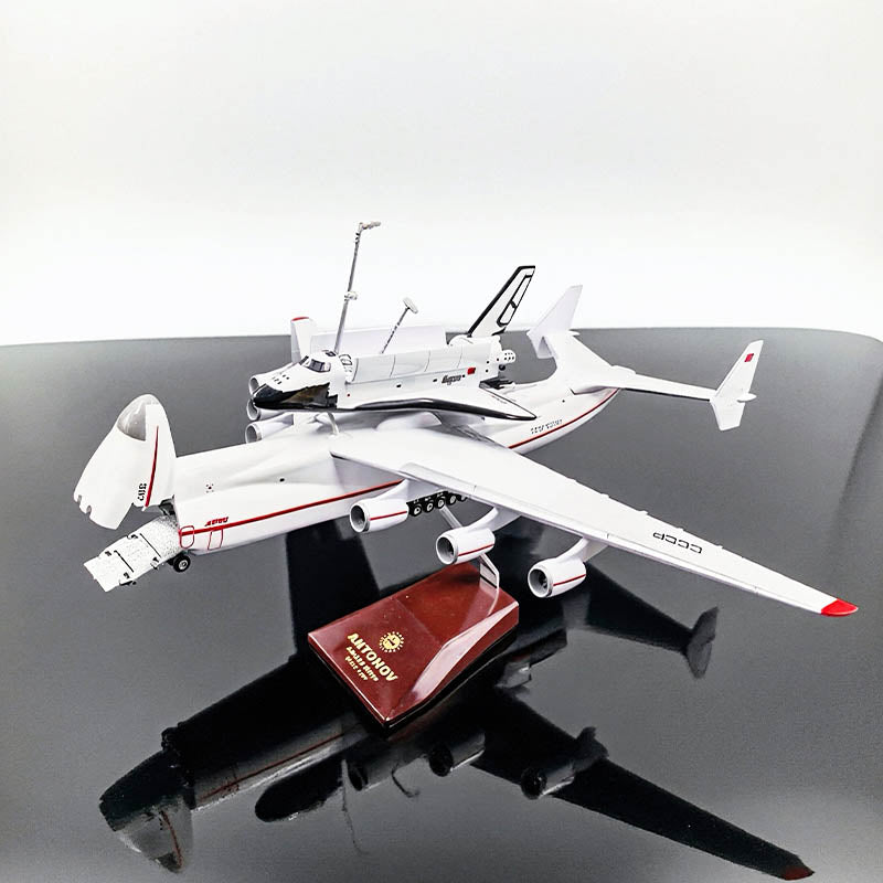 An-225 Carrying Buran (1/200 )
