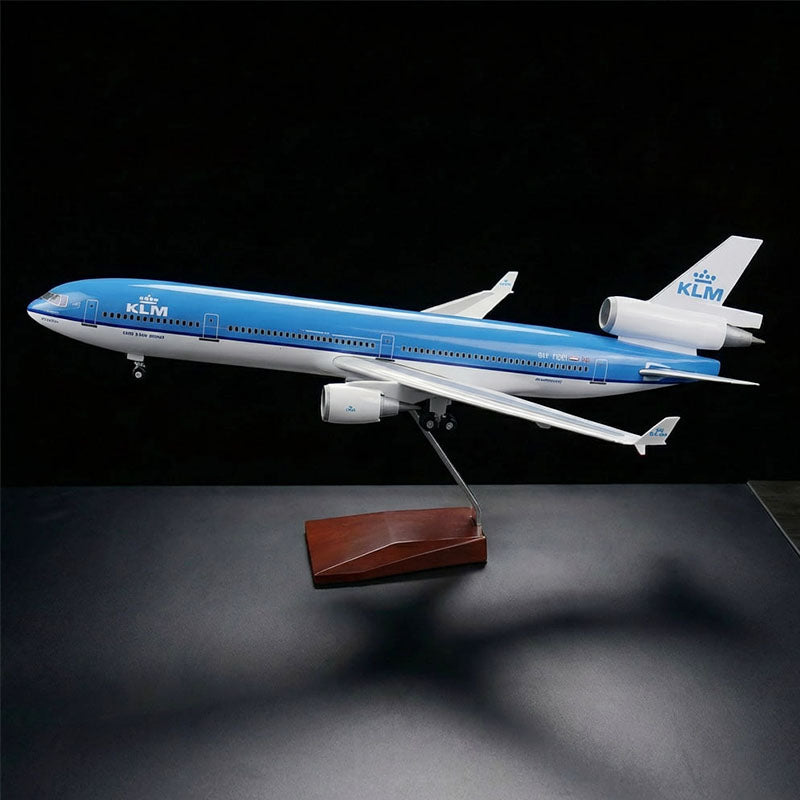 McDonnell Douglas MD-11 Civil Airliner Model Aircraft (1:130)