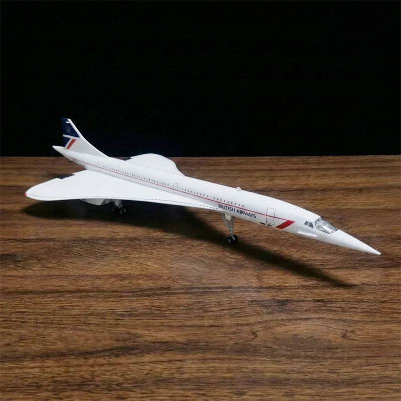 1:125 Scale Concorde Aircraft Model - Unique Singapore Airlines / British Airways Split Livery - Large Desktop Display Plane