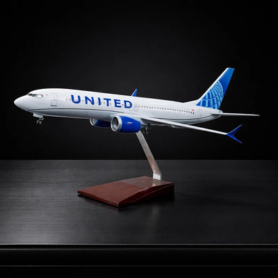 United Airlines Boeing 737 1:85 Scale