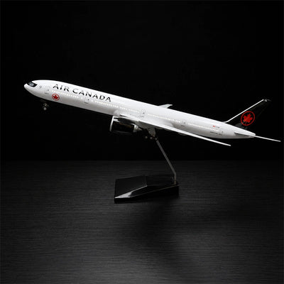 Air Canada Boeing 777-300ER model aircraft 1:157 scale on display stand