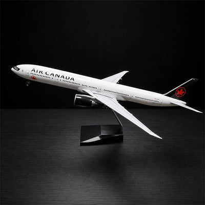 Air Canada Boeing 777-300ER model aircraft 1:157 scale on display stand
