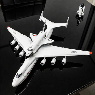 large scale Antonov An-225 Mriya 1:200 diecast model airplane with Buran space shuttle detailed display model