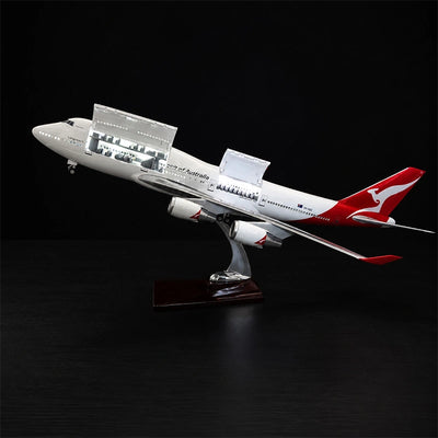 large scale Qantas Boeing 747 model airplane 1:150 detailed aircraft display model