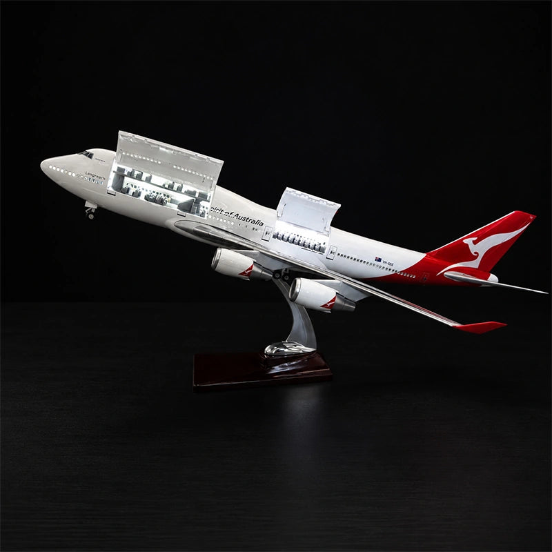 large scale Qantas Boeing 747 model airplane 1:150 detailed aircraft display model