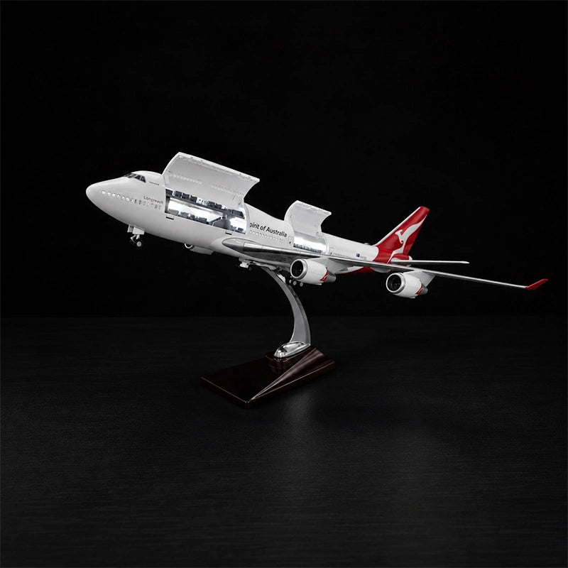 large scale Qantas Boeing 747 model airplane 1:150 detailed aircraft display model