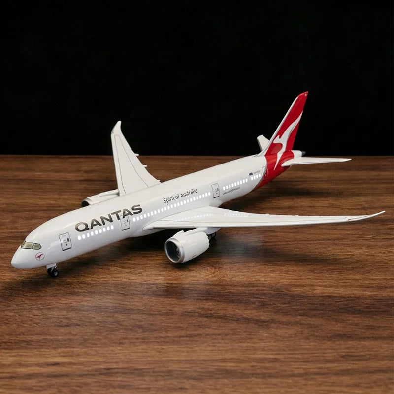 Qantas Boeing 787-9 Dreamliner "Spirit of Australia" 1:130 Scale Model