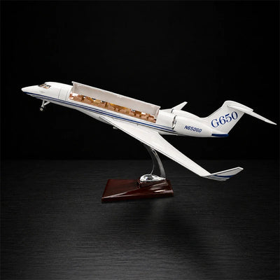 Gulfstream G650 model aircraft 1:50 scale with openable cabin interior on display stand