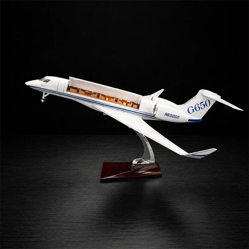 Gulfstream G650 model aircraft 1:50 scale with openable cabin interior on display stand