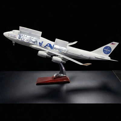 Pan Am Boeing 747 “Queen of the Skies” model aircraft 1:150 scale on display stand