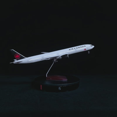 Air Canada Boeing 777-300ER model aircraft 1:157 scale on display stand