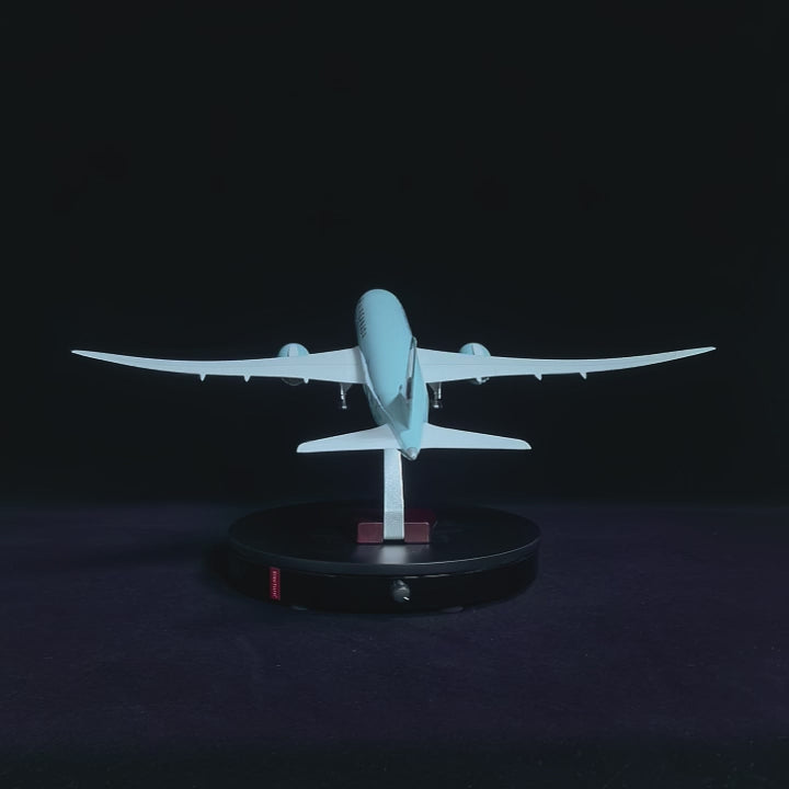 large scale Air Canada 787-8 Dreamliner model plane detailed aircraft display model