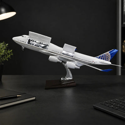 United Airlines Boeing 747 1:150 Scale