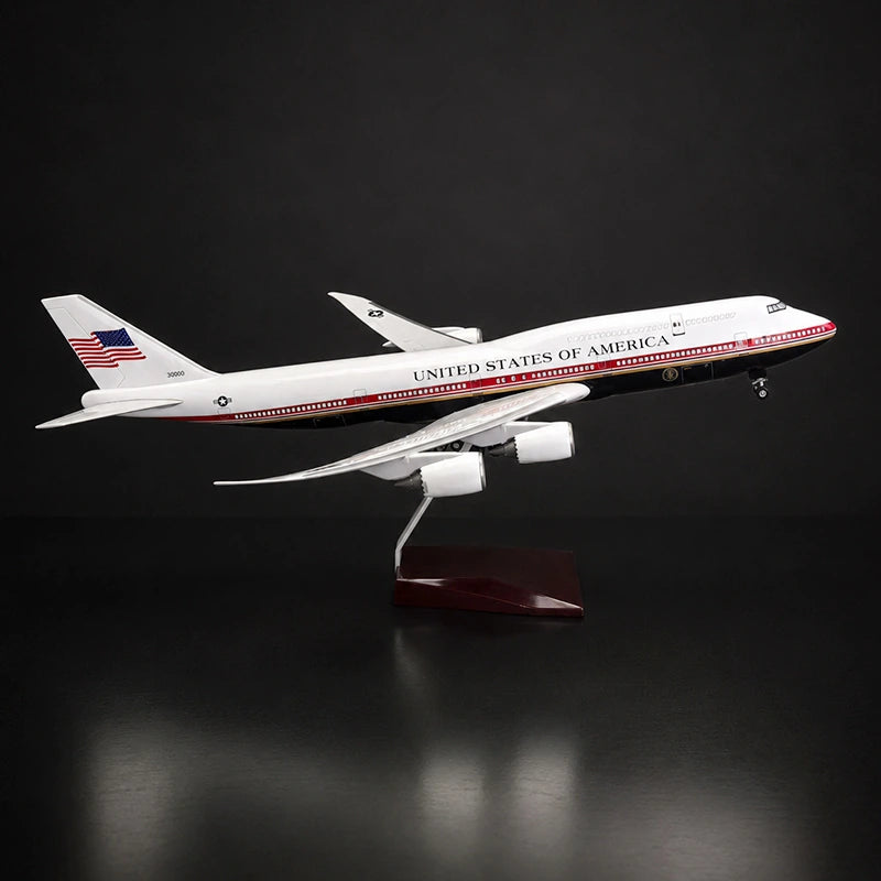 United States Air Force One VC-25A 1:150 model aircraft with sound-activated cabin lights and display stand.